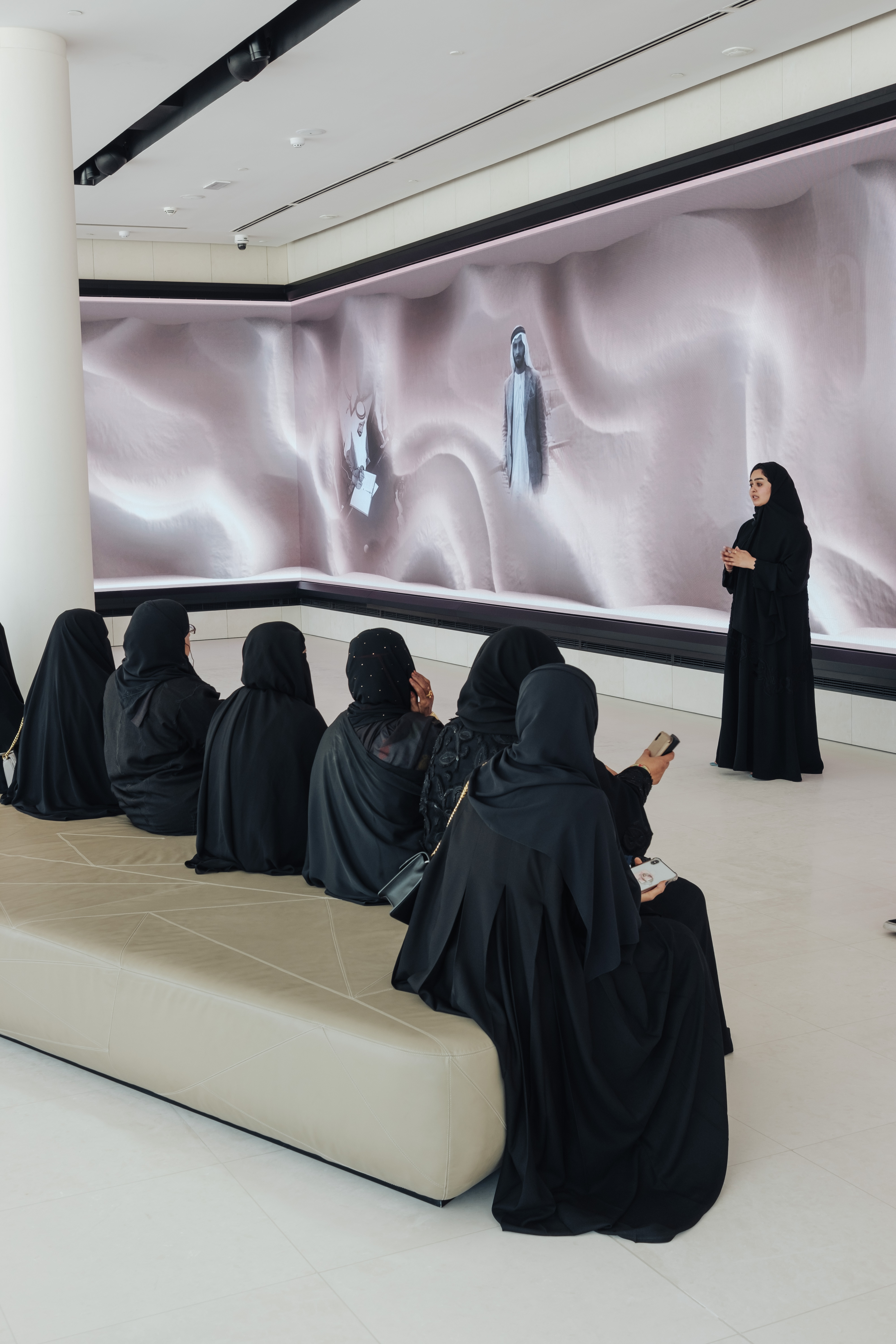 szgm-emarati-womens-day-by-mahmoud-essam-7499-5d6b59b56112a.jpg (original)